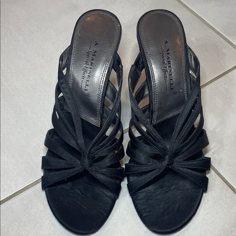 Gorgeous, classic, black 3 inch high heel, 6.5, A.Marinelli, no flaws